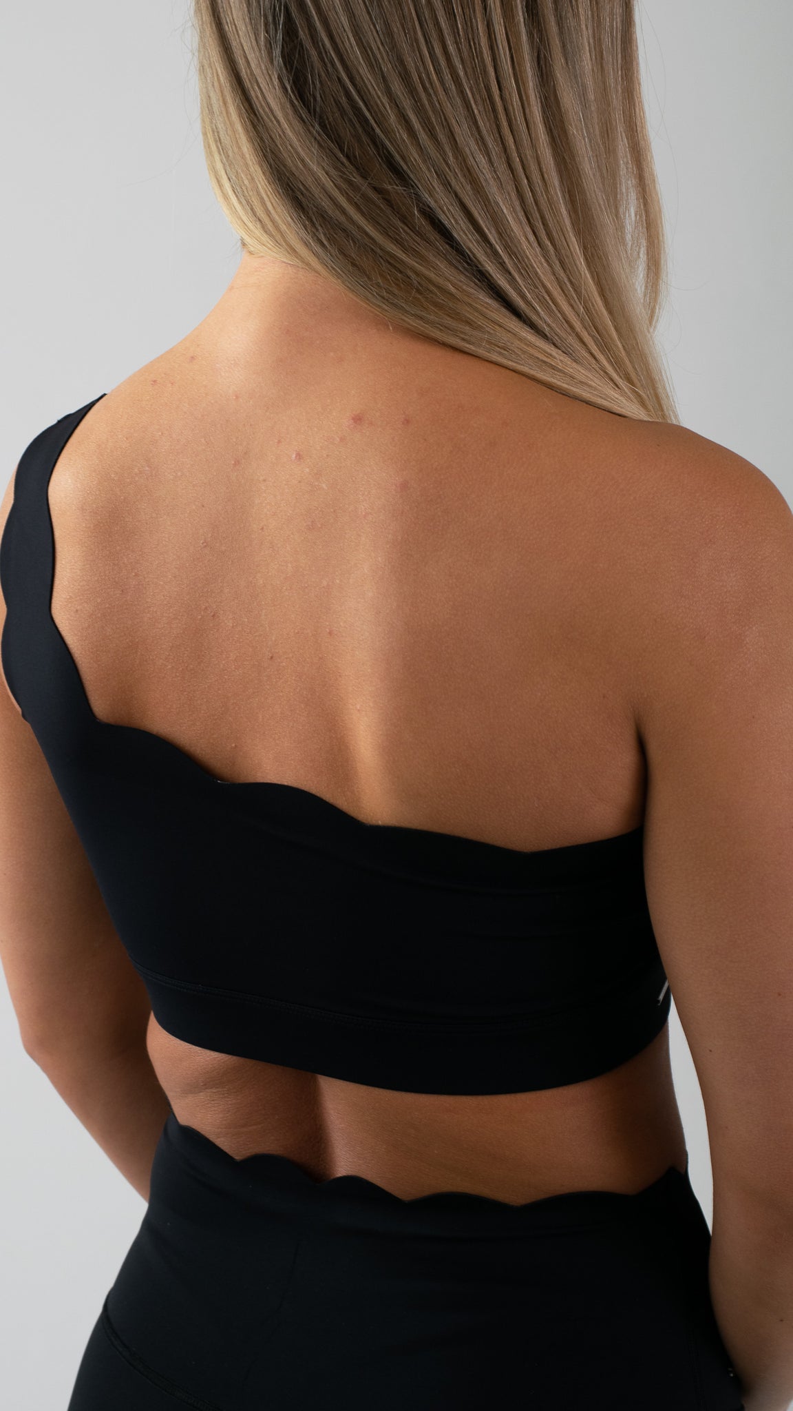 Black Scallop Edge Sports Bra